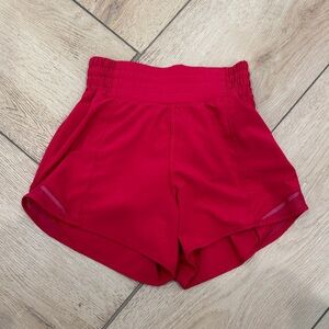 Lululemon fuschia HR Hotty Hot 2.5” size 0